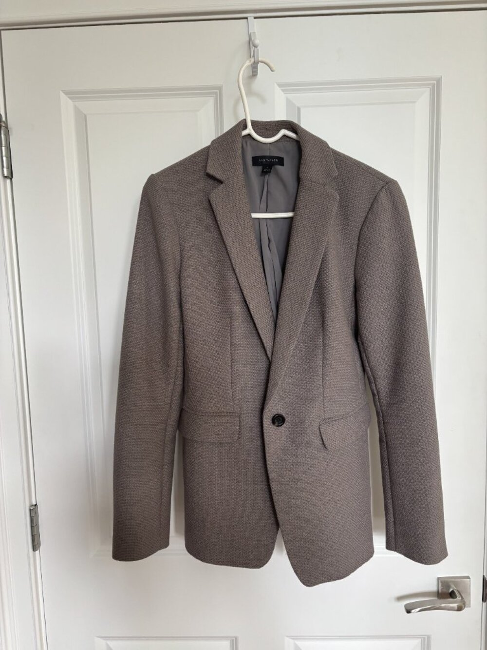 Ann Taylor Taupe Textured Knit One-Button Blazer, Size 4 Tall